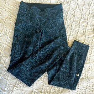 Lululemon Leggings size 2, 23” length excellent used condition